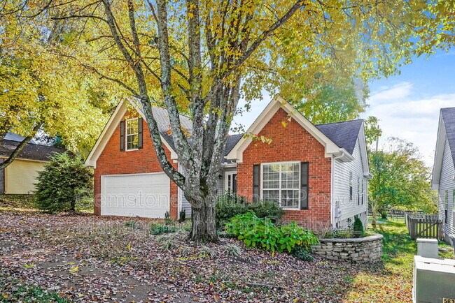 Primary Photo - 306 Crooked Oak Ct