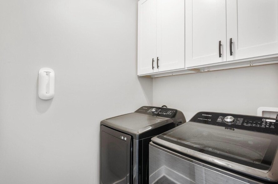 Building Photo - 219 Rearden Way