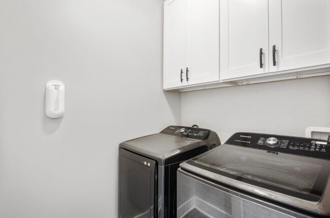 Building Photo - 219 Rearden Way