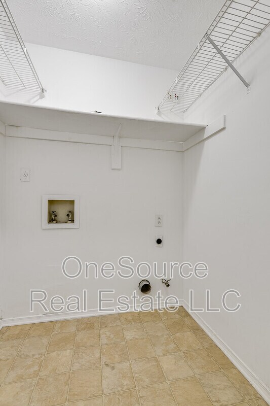 Building Photo - 1210 Augusta Dr