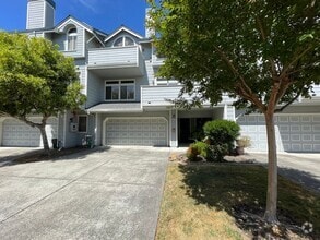 Building Photo - Welcome to this beautiful 2-bedroom, 2.5-b...