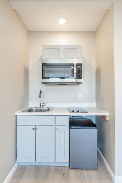Building Photo - 4737 Frankford Ave