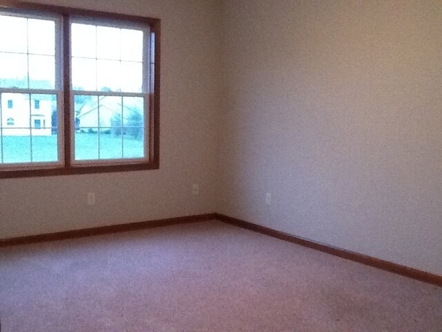 Building Photo - Beautiful Executive 3 Bedroom Condo!