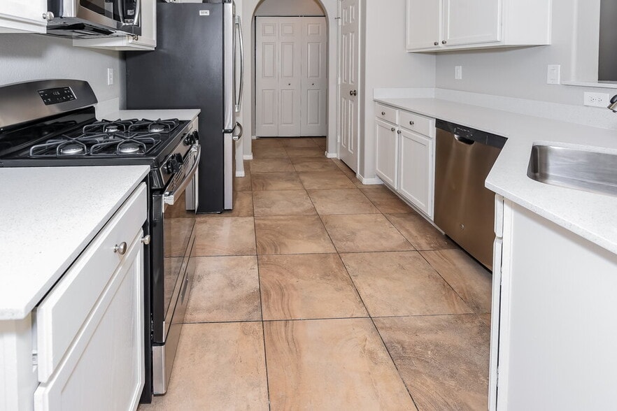 Building Photo - 6517 Coffeeville Creek Dr