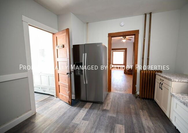 Building Photo - 405 W Main St