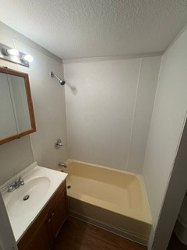 Building Photo - 4 bedroom single family home in Peoria for Rent