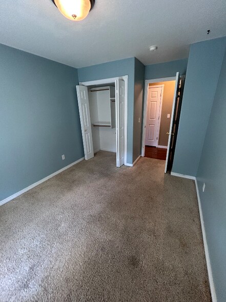 Building Photo - 517 Meadowview Ln