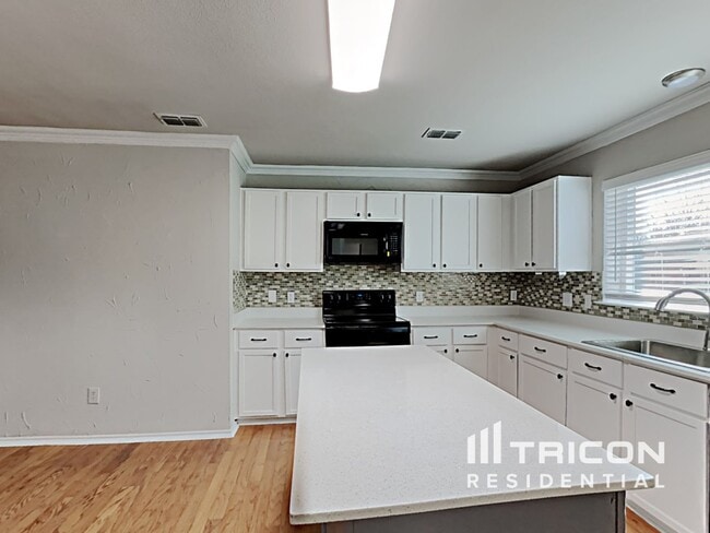 Building Photo - 509 Niagara Falls Dr