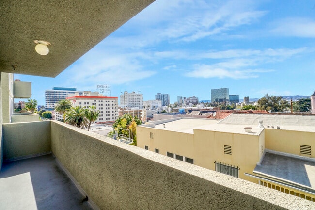 Building Photo - 511 Carondelet Apartments