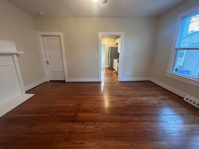 Building Photo - 1506 Charlton St