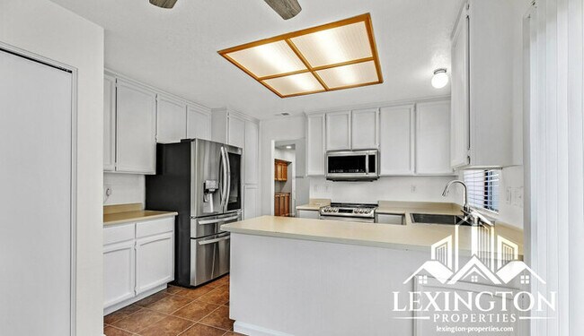 Building Photo - Stunning, 3-Bedroom, 2-Bathroom Home in Antelope!