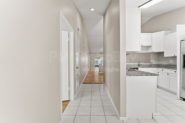 Building Photo - 3306 Laurel Dale Dr