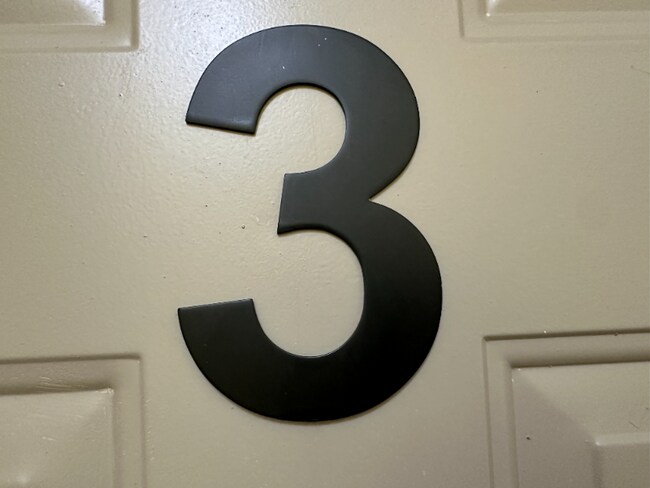 Building Photo - 895 Main St