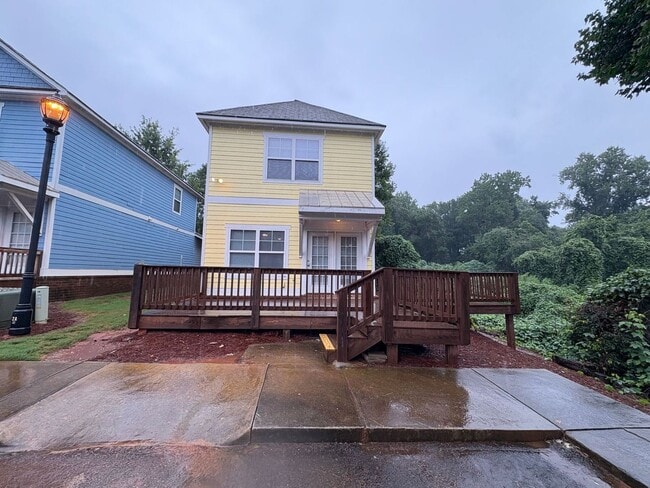 Building Photo - PRE-LEASING FOR AUGUST 2026!