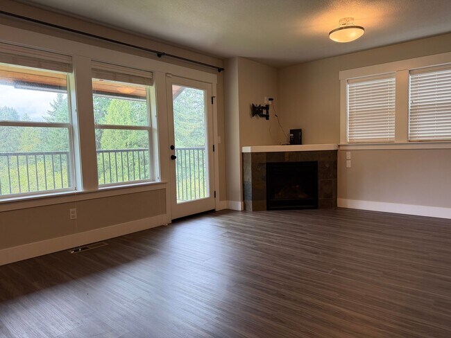 Building Photo - 16825 Chula Vista Ave