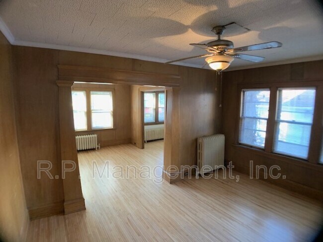 Building Photo - 1434 W 32nd St