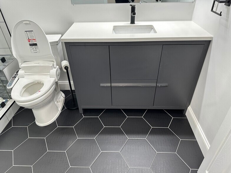 Building Photo - 1550 Northern Neck Dr