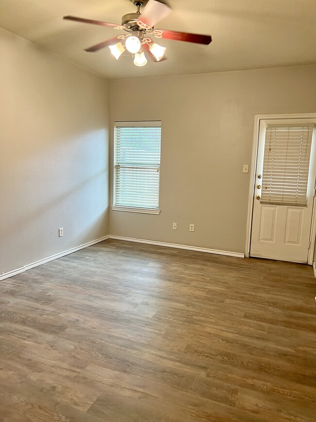 master bedroom - 846 Mirabell Ct