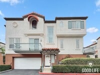 Building Photo - Bright 2Bd/2.5Ba End Unit w/Water/Sewer/Trash Included In Prestigious Tustin Community!