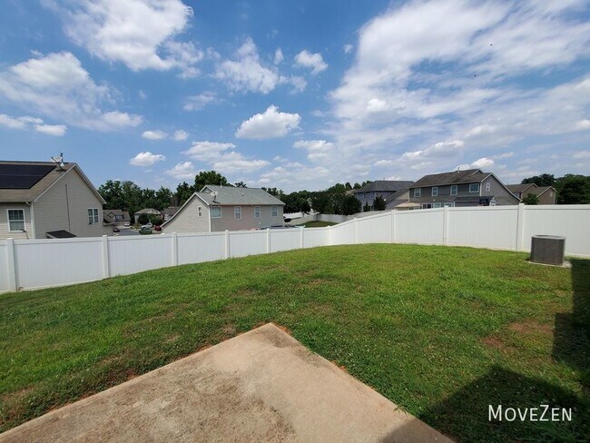 Building Photo - 4402 Hubbard Rd