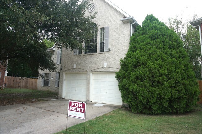 Primary Photo - 6628 Sharpstown Green Cir