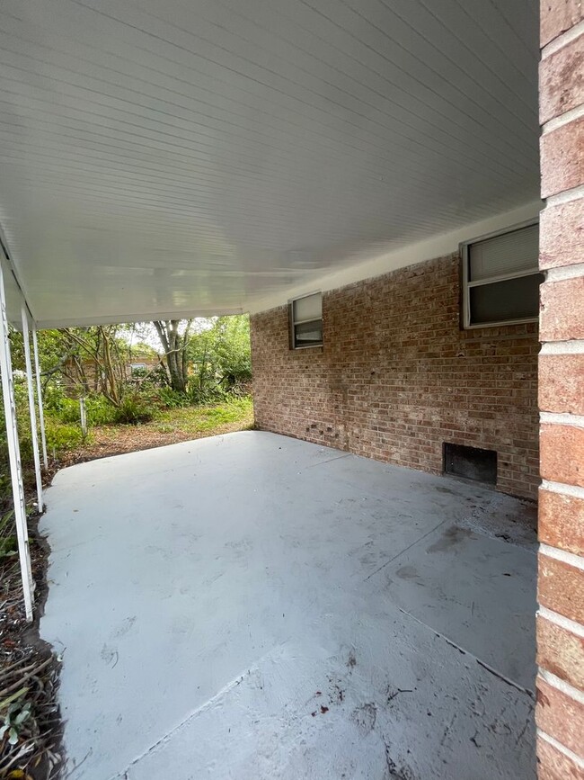 Building Photo - 5/2 Single Family home in East Grand Park ...