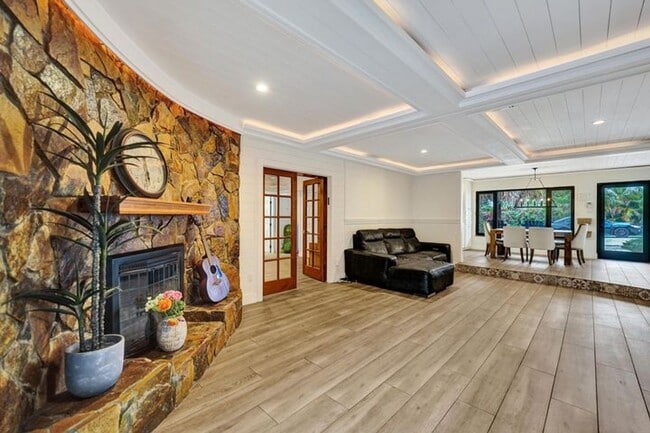 Building Photo - 5612 Harding St