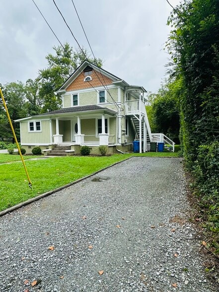 Parking Area - 308 Rose St