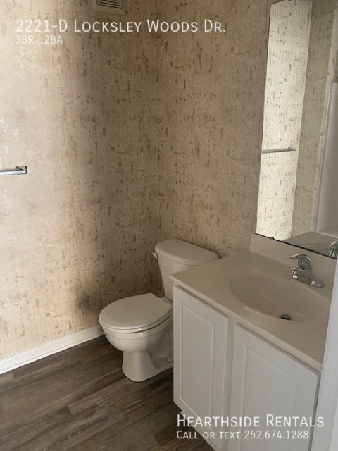 Building Photo - 2221 Locksley Woods Dr