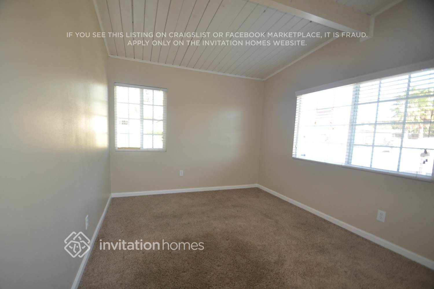 Building Photo - 5727 Cedarglen Dr