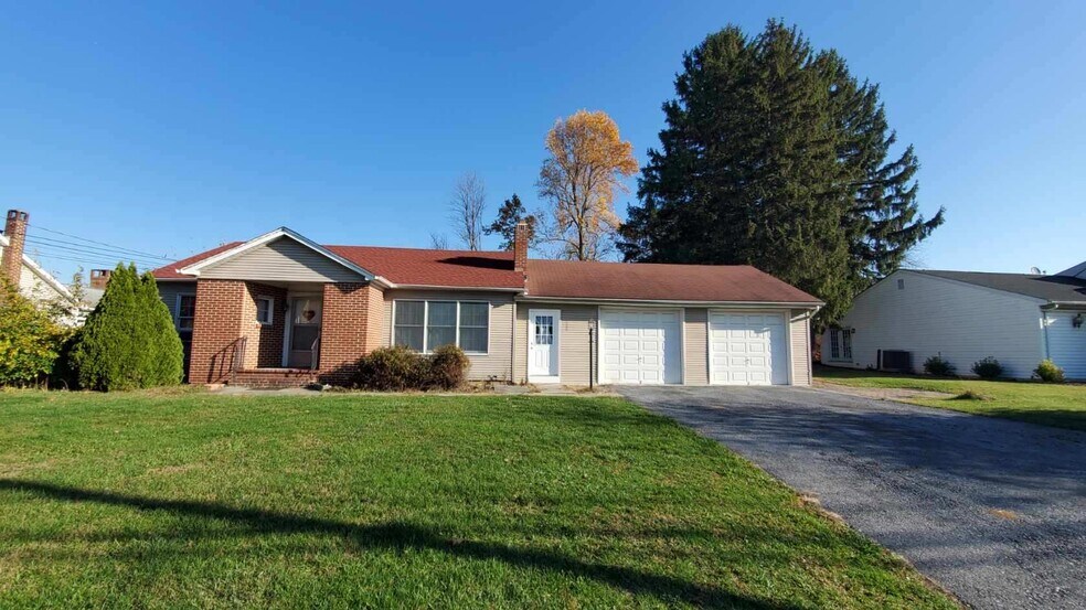 Building Photo - 243 York Rd