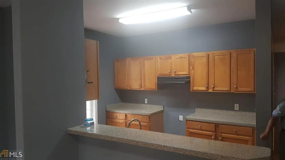 Building Photo - Room in Duplex on Ridge Ave NW