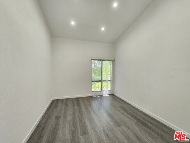 Building Photo - 1440 Veteran Ave