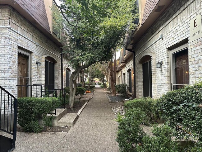 Building Photo - 7801 Shoal Creek Blvd