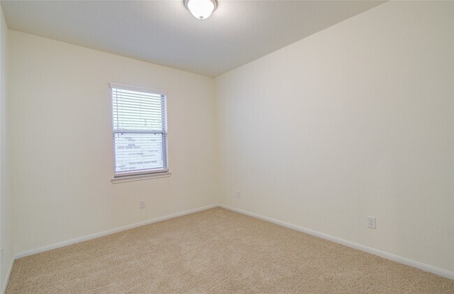 Building Photo - 8426 Beacon Bay Cir