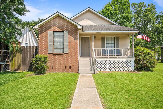 Building Photo - 553 Westhaven Blvd