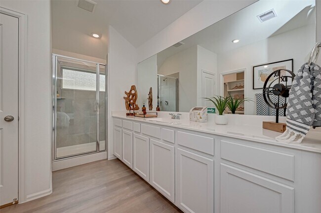 Building Photo - 21119 Bella Coral Dr