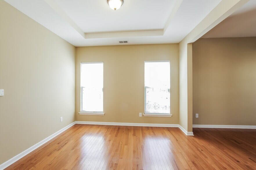 Building Photo - 3000 Linstead Dr