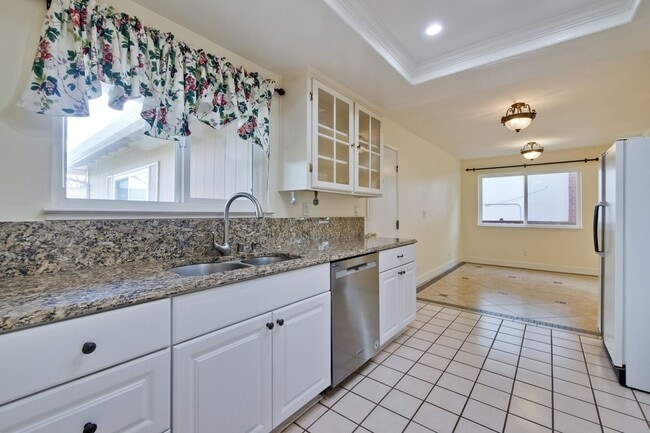 Building Photo - Beautifully Updated 3 Bed 2 Bath Home in Prime Milpitas Location!