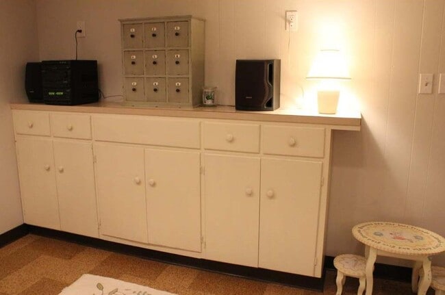 Building Photo - 2646 Yellowstone Ave