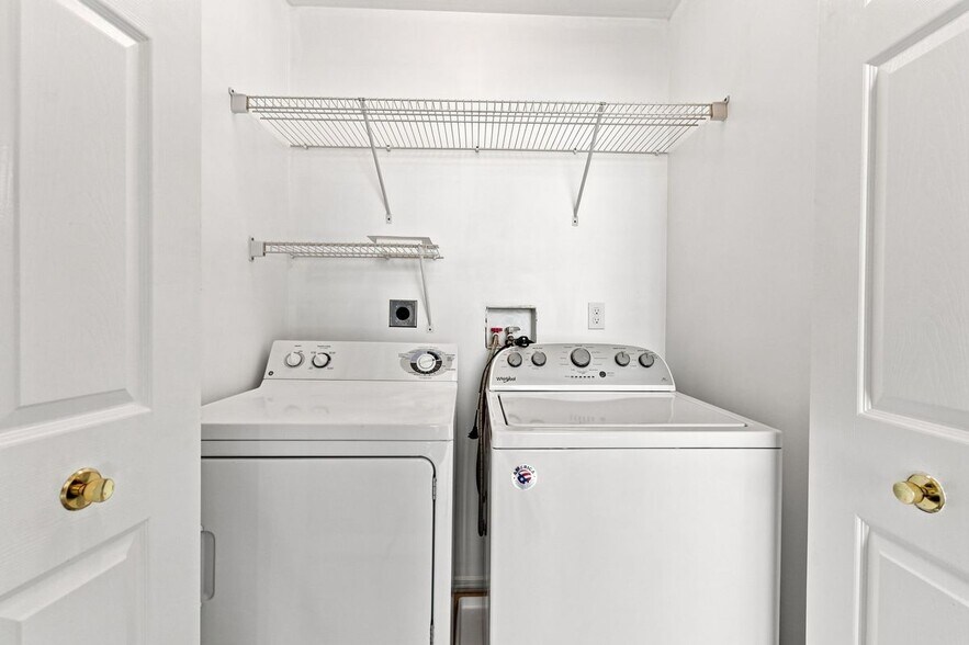 Building Photo - 306 Tyndale Dr