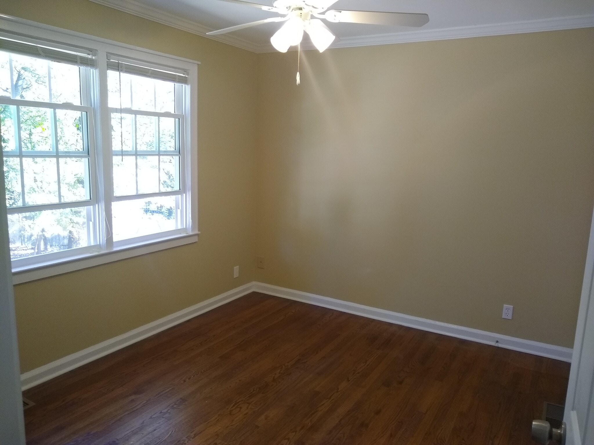 Unit 337 bedroom (1 of 2) - 339 Stokes Ave SE