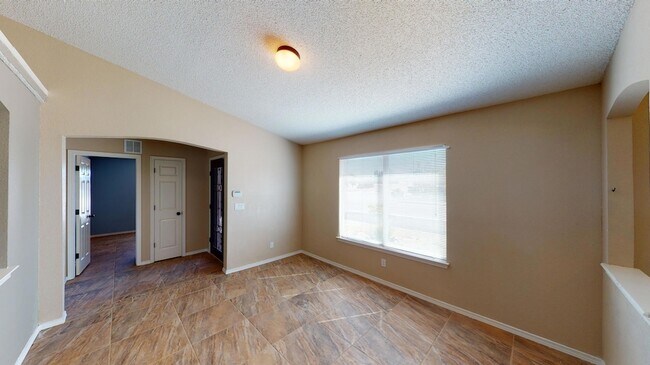 Building Photo - 14336 Desert Sage Dr