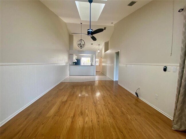 Building Photo - 106 Sun Isle Cir