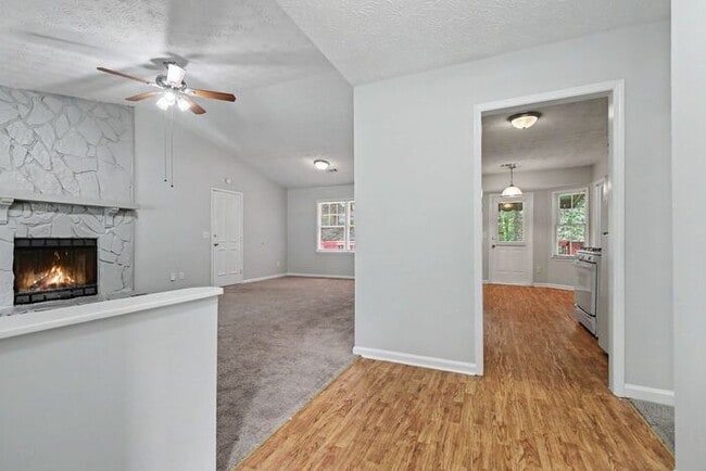 Building Photo - 3BR/2BA Ranch Home in Great School District Near Mall of Georgia!