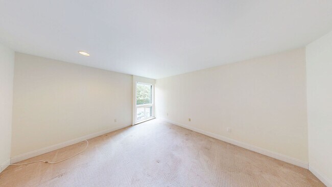 Building Photo - 2114 Bonnywood Ln
