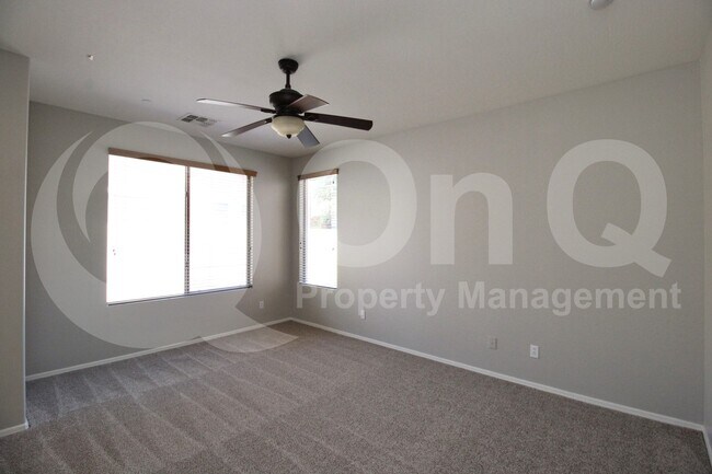 Building Photo - 4072 E Cherry Hills Dr