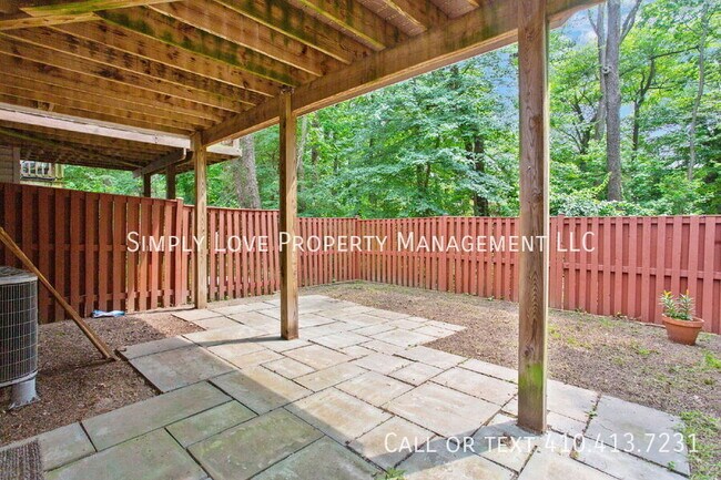 Building Photo - 2252 Commissary Cir