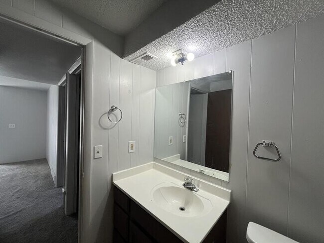 Building Photo - 1265 Crandall Ave S