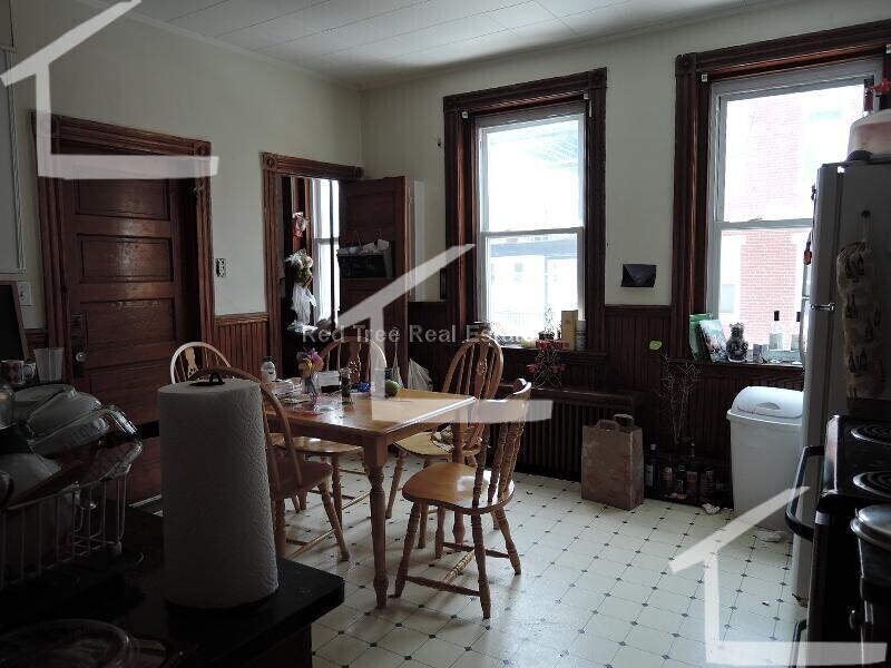 Building Photo - 35 Long Ave